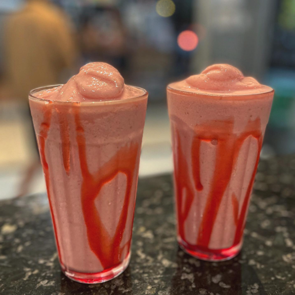 Drinks autorais e porções deliciosas